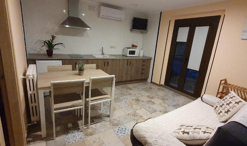 اتاق استاندارد سه تخته با بالکن, Apartamentos La Venta Del Rome