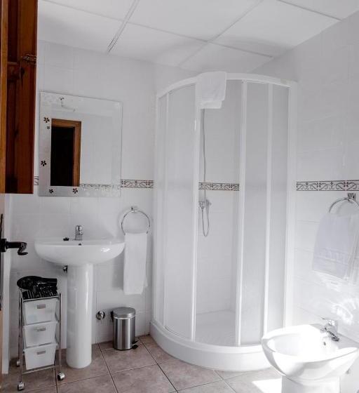 Habitación Cuádruple Estándar, Hostal Antiguo Hospital