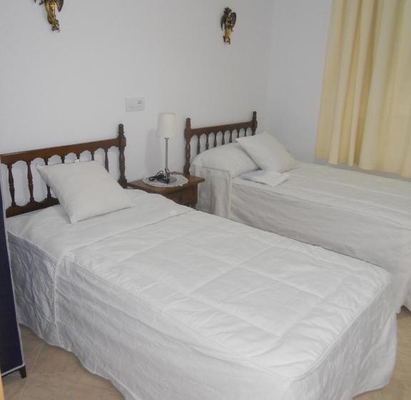 اتاق خانوادگی, Hostal La Parada