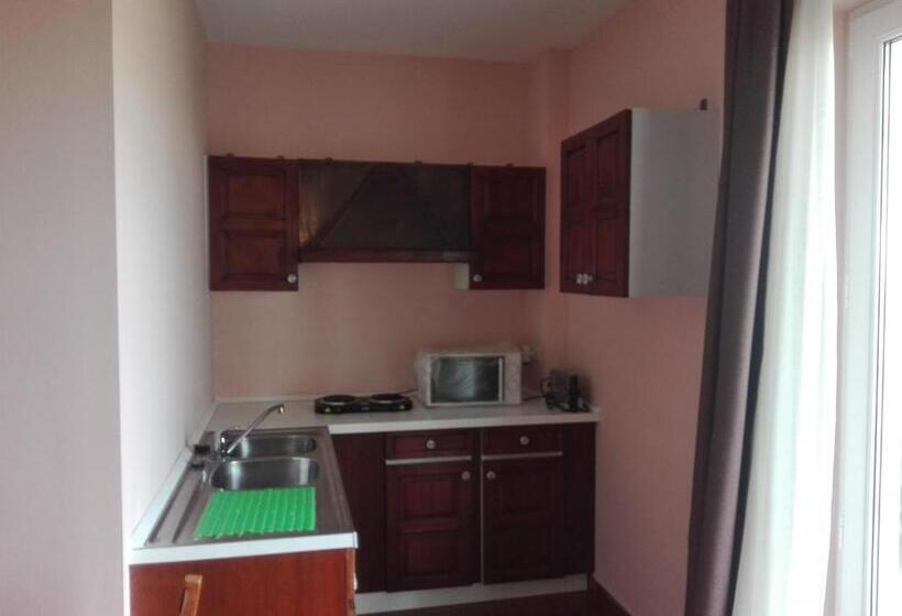 استودیوی استاندارد, Casa Tésera