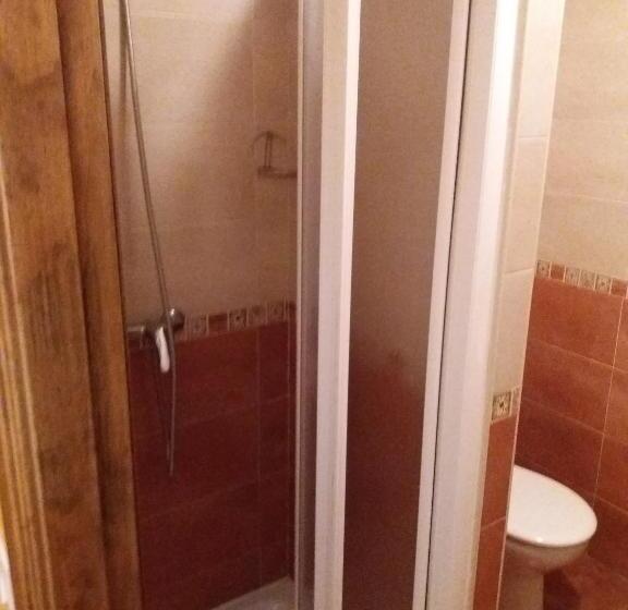 اتاق استاندارد سه نفره, Hostal La Aldaba
