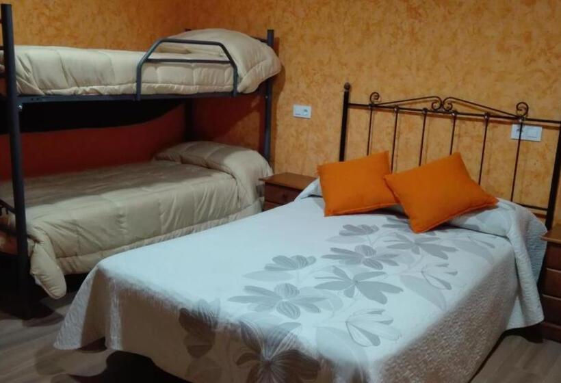 اتاق استاندارد سه نفره, Hostal La Aldaba