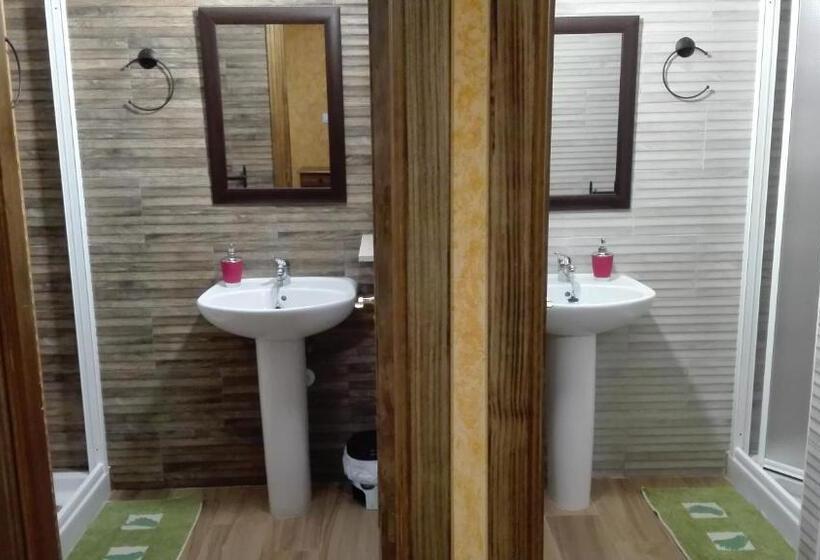 اتاق خانوادگی, Hostal La Aldaba