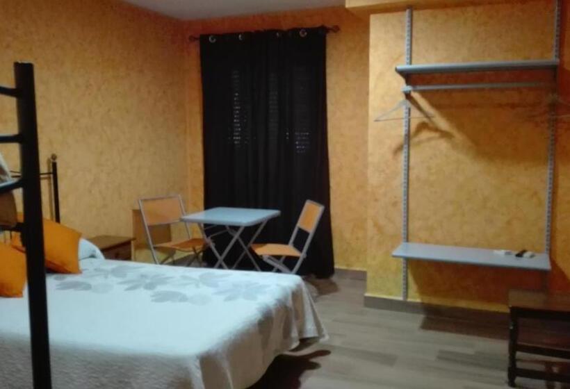 اتاق خانوادگی, Hostal La Aldaba