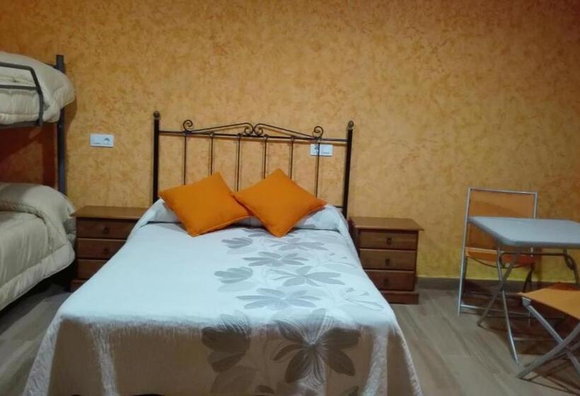 اتاق خانوادگی, Hostal La Aldaba