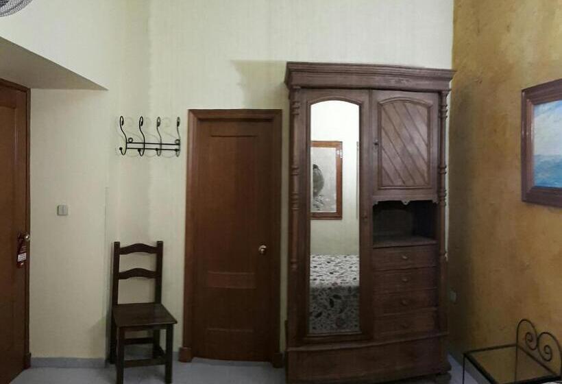 اتاق اینتریور یک تخته, Hostal Manolo