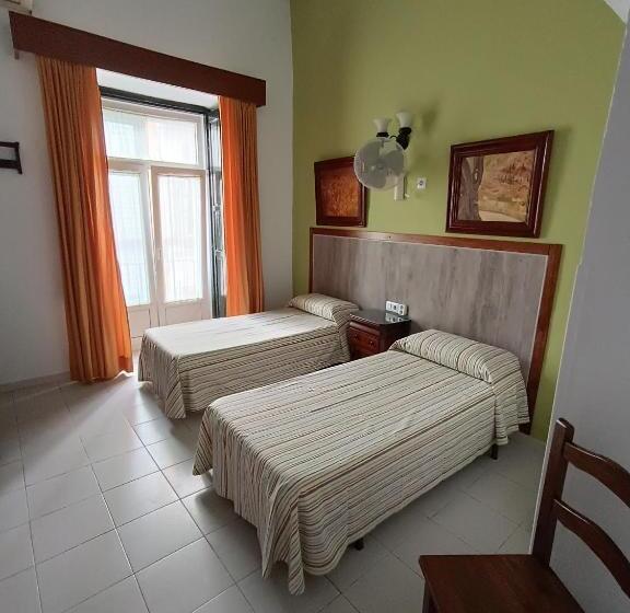 اتاق استاندارد با بالکن, Hostal Manolo