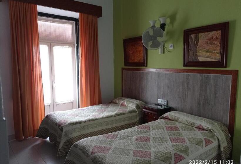 اتاق استاندارد با بالکن, Hostal Manolo