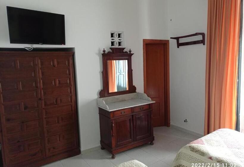 اتاق استاندارد با بالکن, Hostal Manolo