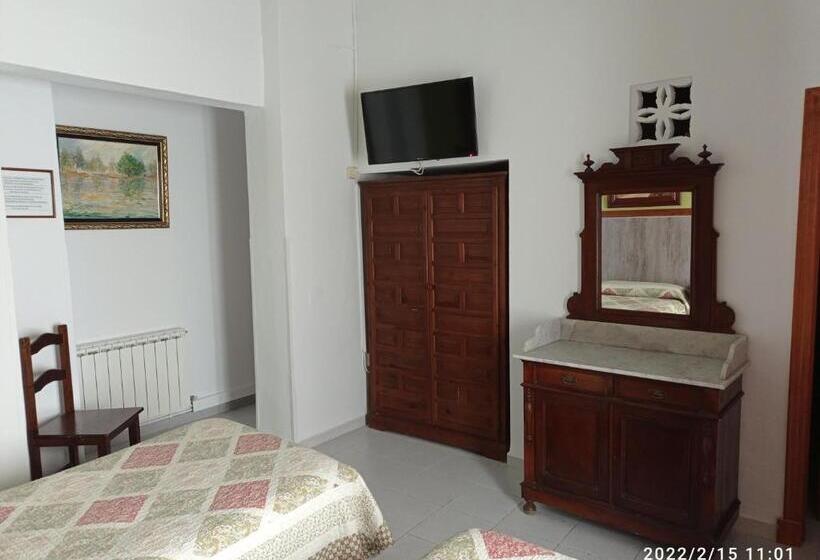 اتاق استاندارد با بالکن, Hostal Manolo