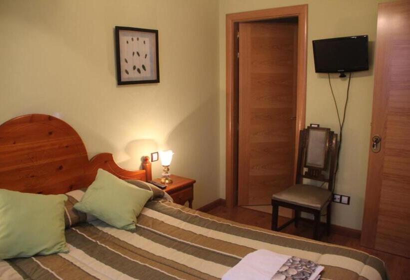 اتاق استاندارد, Hostal Maury