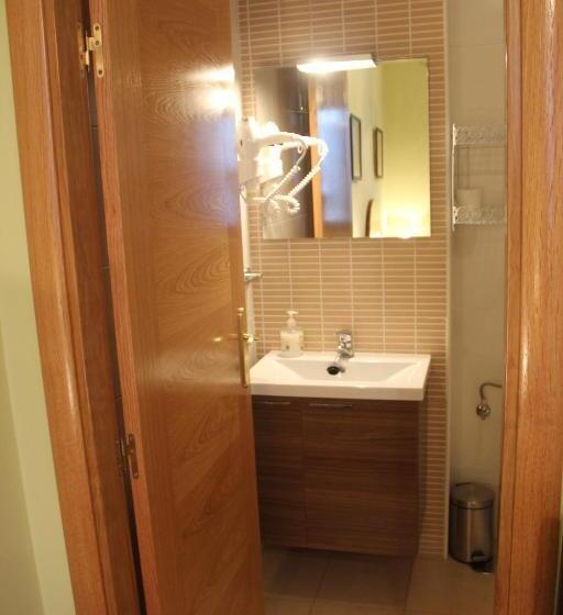اتاق استاندارد, Hostal Maury