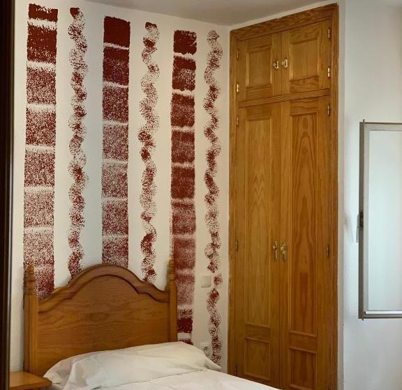 اتاق استاندارد, Hostal Seseña