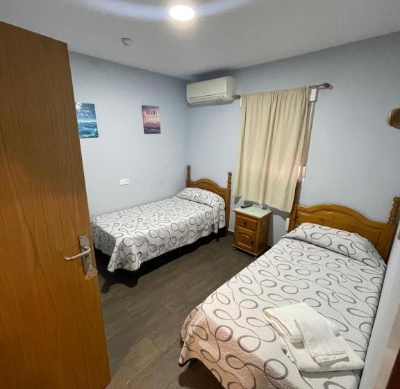 اتاق استاندارد, Hostal Tres Hermanos