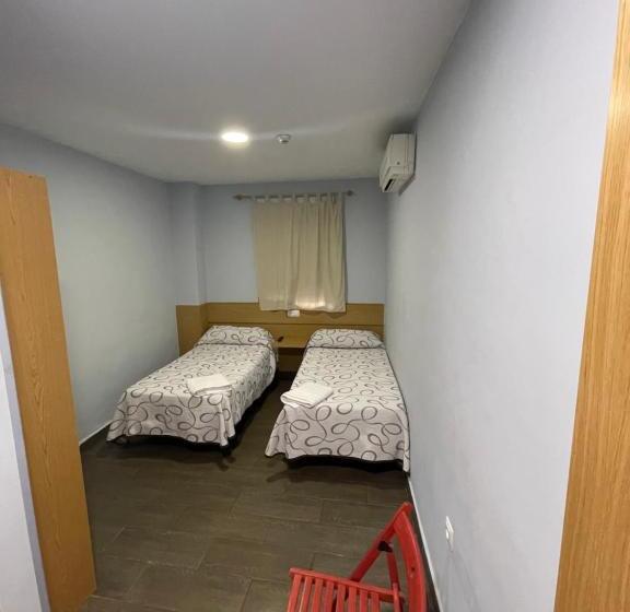 اتاق استاندارد, Hostal Tres Hermanos