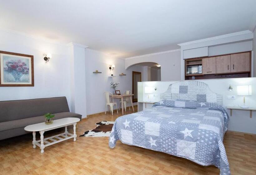 스탠다드 스튜디오, Unique Hotel Apartments