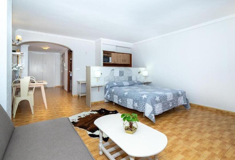 스탠다드 스튜디오, Unique Hotel Apartments