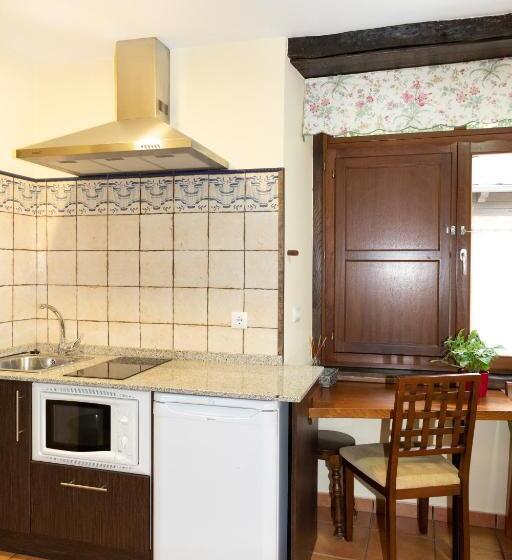 استودیوی استاندارد, Apartamentos Turisticos A Estacion