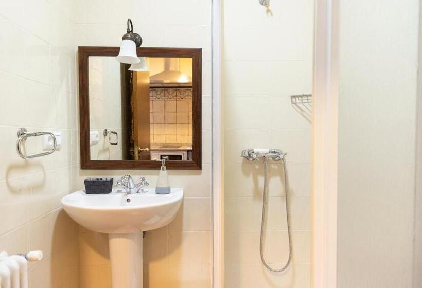 استودیوی استاندارد, Apartamentos Turisticos A Estacion