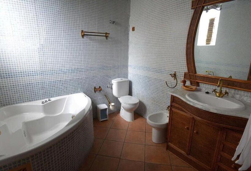 سوئیت با وان آب گرم, Casa Rural Puerto Del Emperador