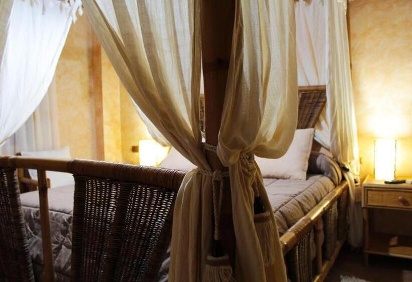 سوئیت با وان آب گرم, Casa Rural Puerto Del Emperador