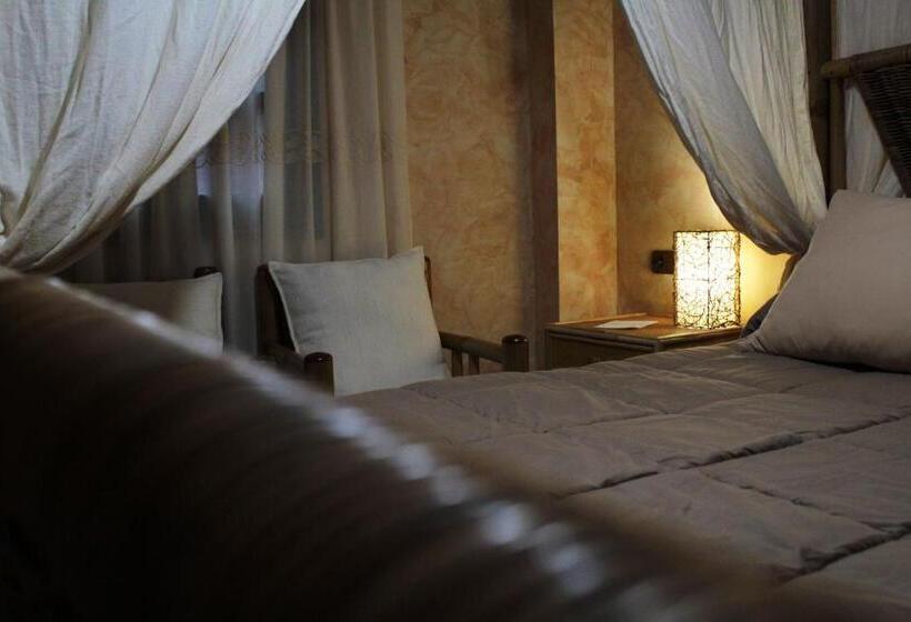 سوئیت با وان آب گرم, Casa Rural Puerto Del Emperador