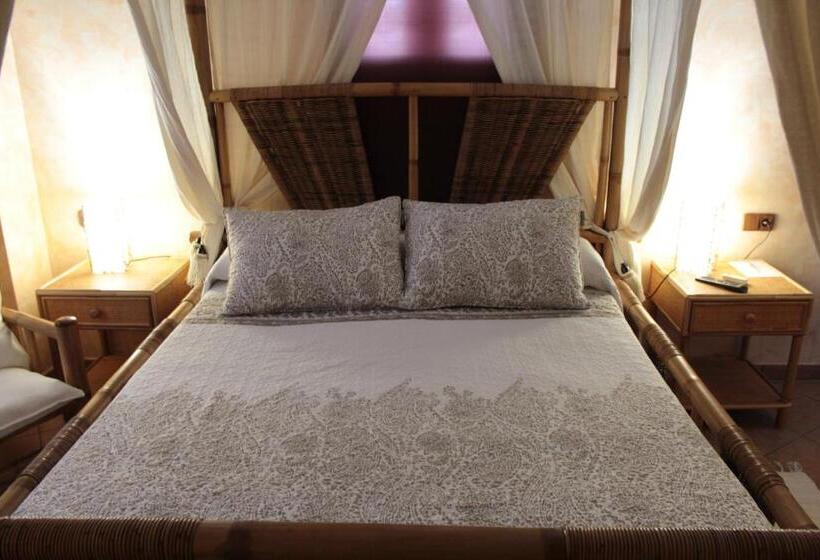 سوئیت با وان آب گرم, Casa Rural Puerto Del Emperador