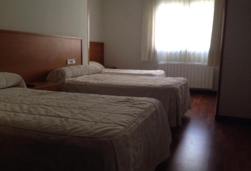 اتاق استاندارد سه نفره, Hostal El Poligono