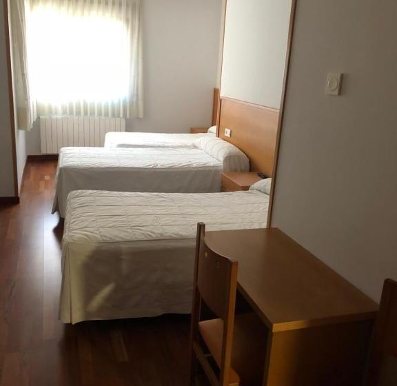 اتاق استاندارد سه نفره, Hostal El Poligono