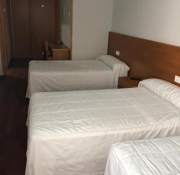 اتاق استاندارد سه نفره, Hostal El Poligono