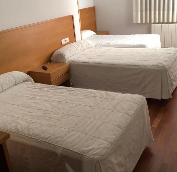 اتاق استاندارد سه نفره, Hostal El Poligono