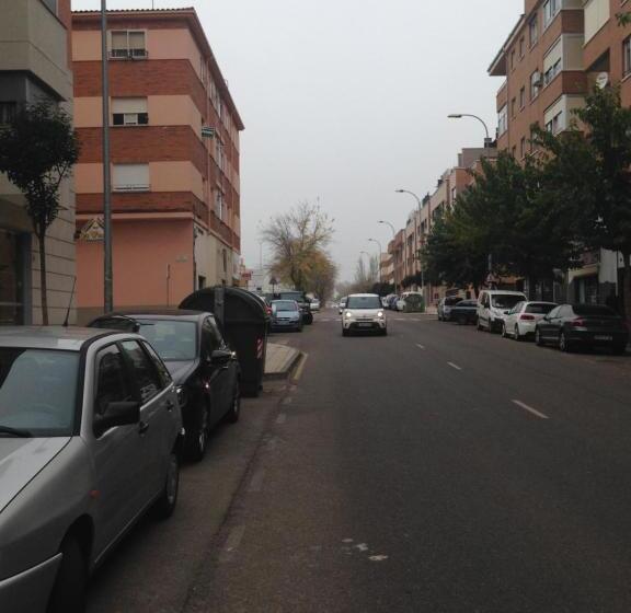 اتاق استاندارد سه نفره, Hostal El Poligono