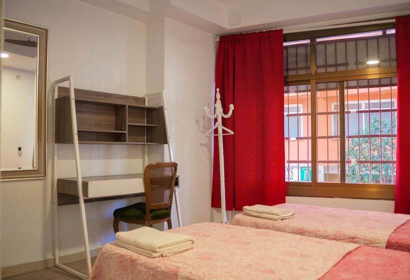 اتاق استاندارد, Go Bcn Hostal Ideal Badal   Hostel