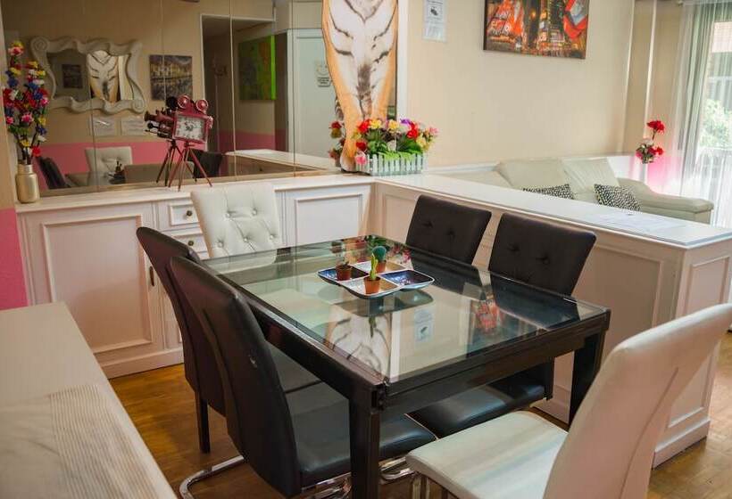 اتاق استاندارد با سرویس بهداشتی مشترک, Go Bcn Hostal Ideal Badal   Hostel
