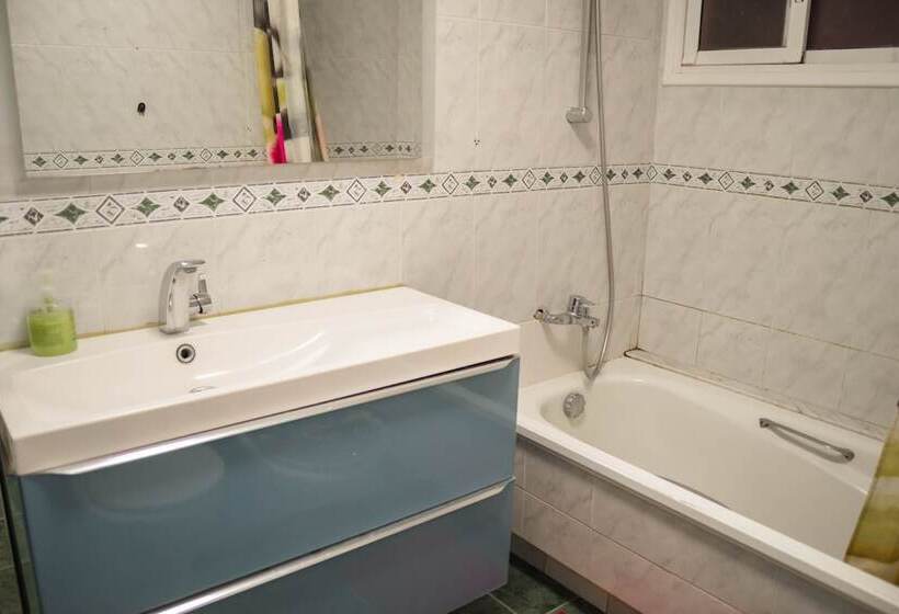 اتاق استاندارد با سرویس بهداشتی مشترک, Go Bcn Hostal Ideal Badal   Hostel