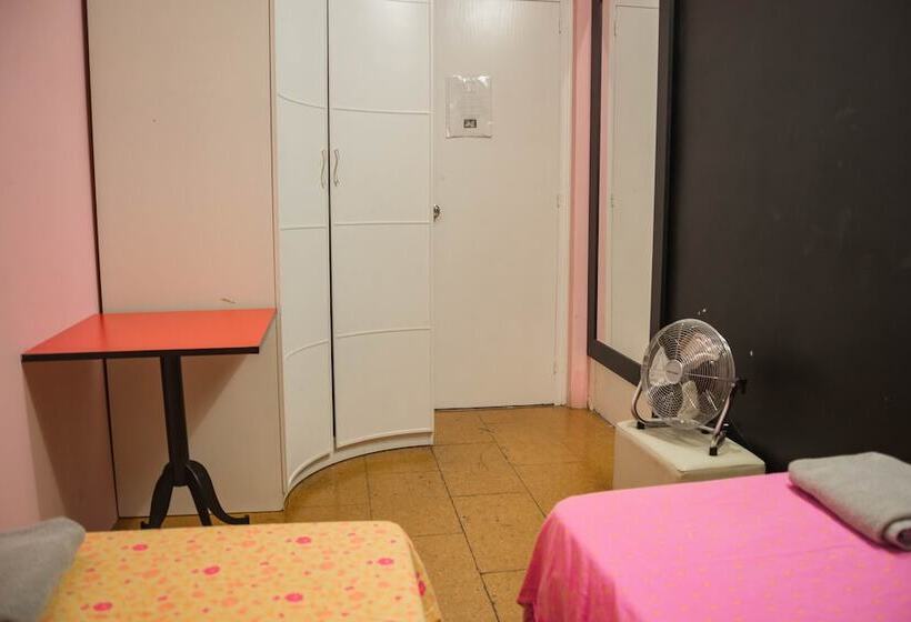 اتاق استاندارد با سرویس بهداشتی مشترک, Go Bcn Hostal Ideal Badal   Hostel