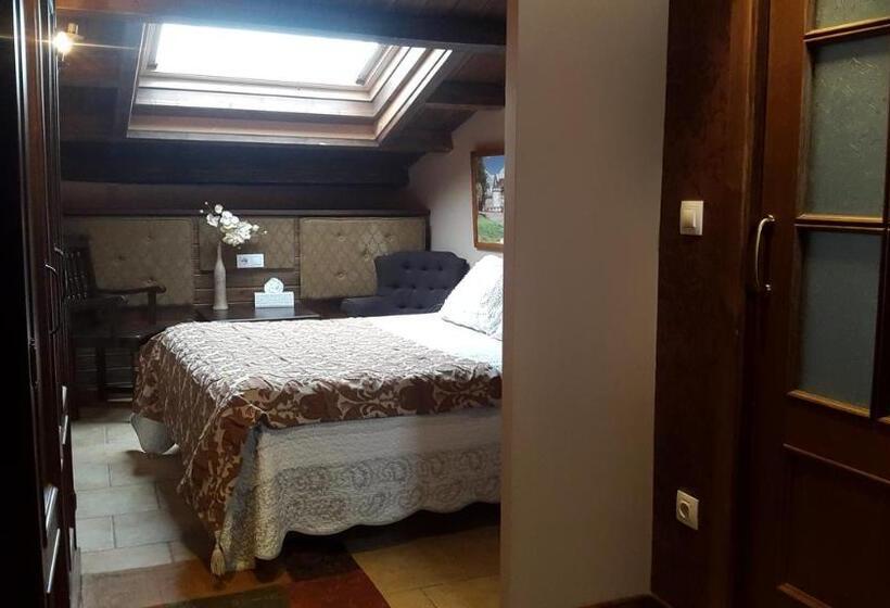 اتاق لوکس, Hostal Medievo