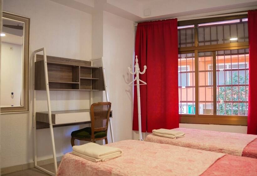 اتاق استاندارد, Go Bcn Hostal Ideal Badal   Hostel