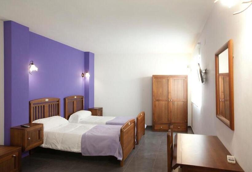 اتاق استاندارد سه نفره, Casa Rural Casole