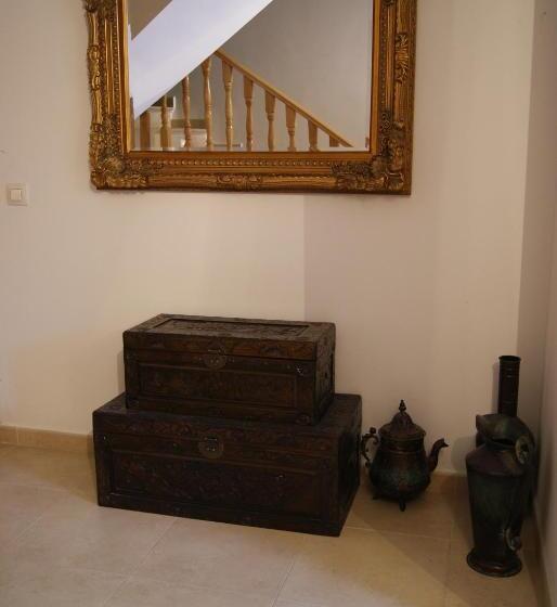 اتاق استاندارد سه نفره, Hostal Peñacárdena