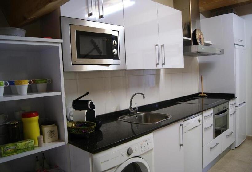 اتاق استاندارد سه نفره, Hostal Peñacárdena