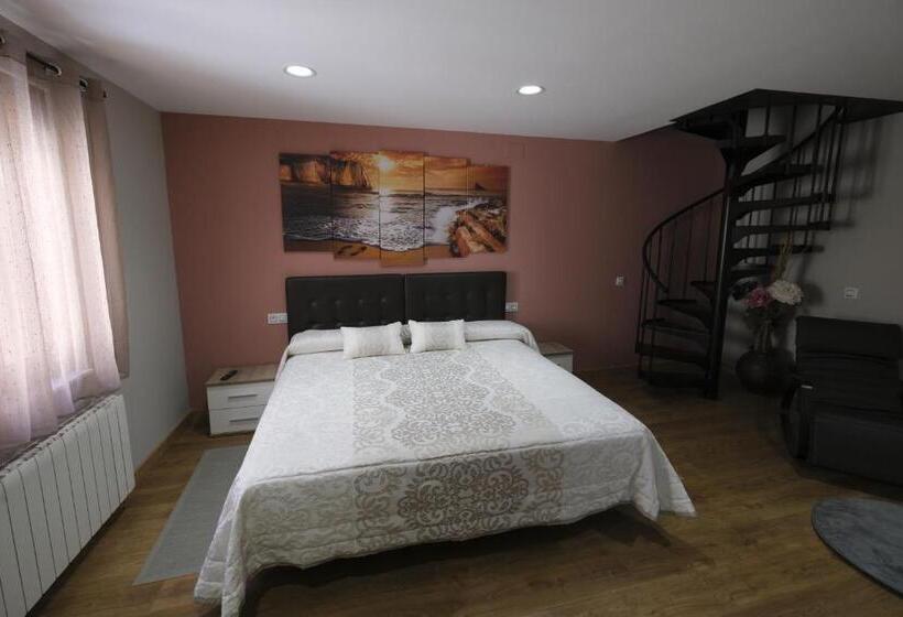 سوییت لوکس, Hostal Restaurante Goya