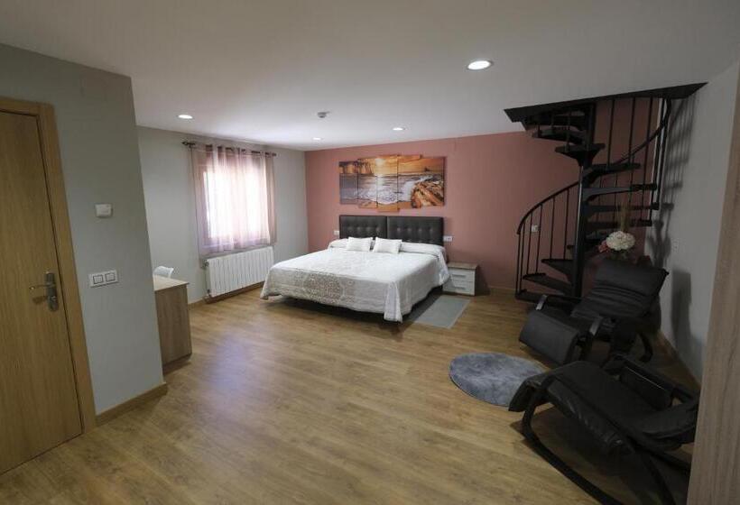 سوییت لوکس, Hostal Restaurante Goya
