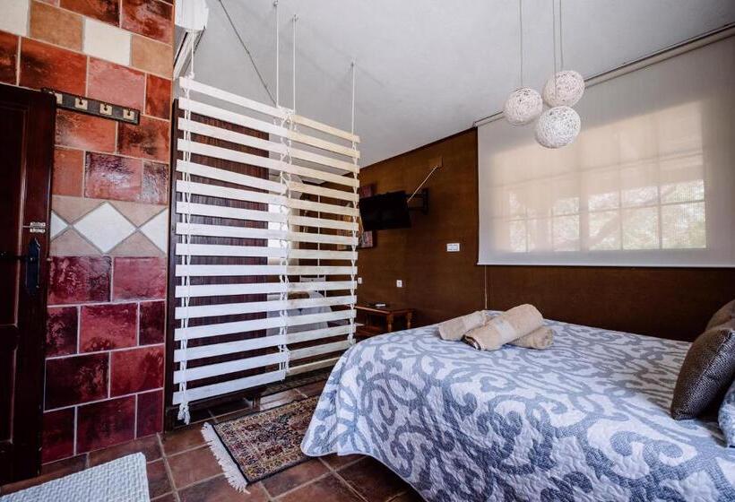 سوییت با چشم‌انداز استخر, Rural Finca La Herencia