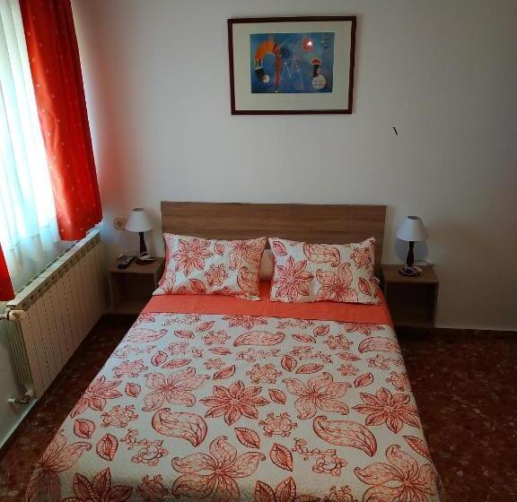 اتاق استاندارد, Hostal Alvaro I
