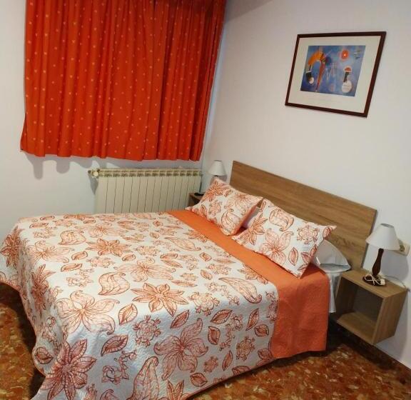 اتاق استاندارد, Hostal Alvaro I