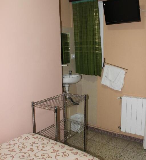 اتاق استاندارد یک تخته با سرویس بهداشتی مشترک, Hostal Cal Siles