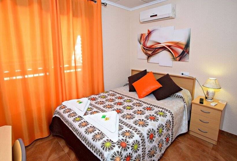 اتاق استاندارد, Hostal Carrizo