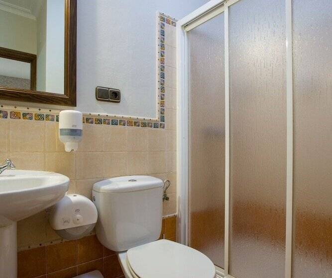 استودیو کامفورت, Hostal Don Joaquín Alora