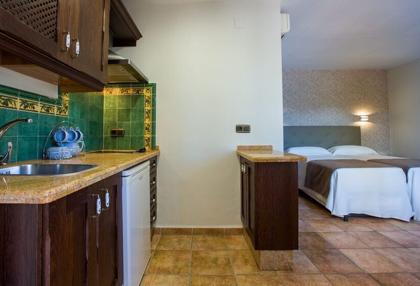 استودیو کامفورت, Hostal Don Joaquín Alora